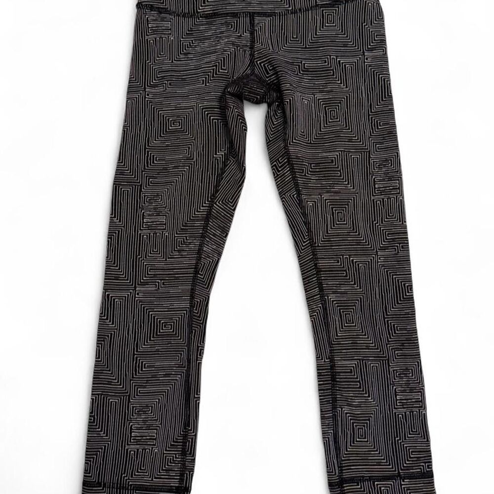 Lululemon Women's Black and Grey Leggings